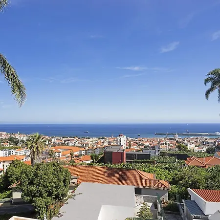 Pina I By An Island 아파트 *