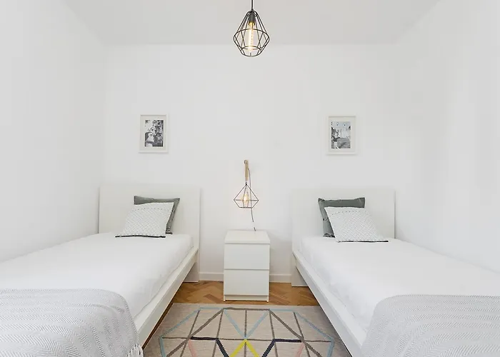 Pina I By An Island アパート