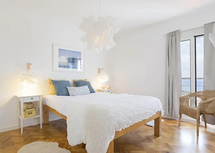 Pina I By An Island フンシャル